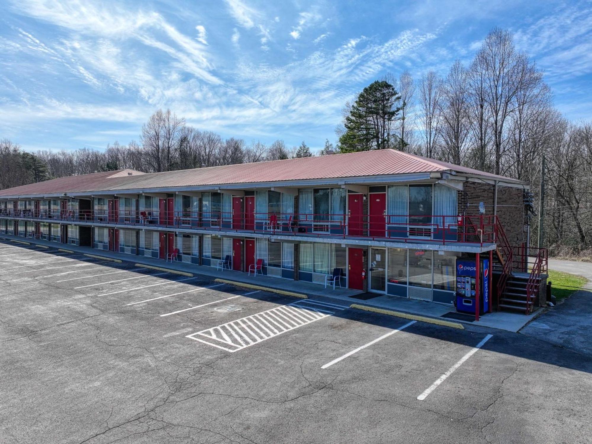 Americas Value Stearns, Ky 2*